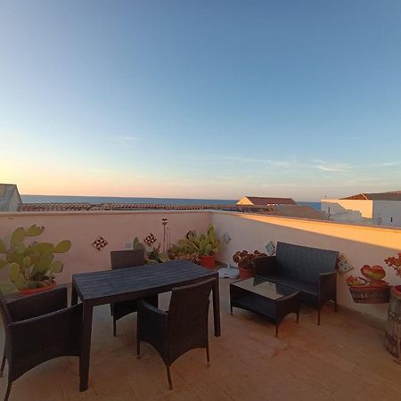 Boutique Rooms And Breakfast Granveliero Trapani Bagian luar foto