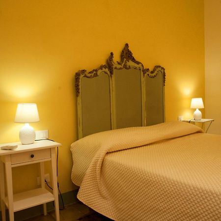 Boutique Rooms And Breakfast Granveliero Trapani Bagian luar foto