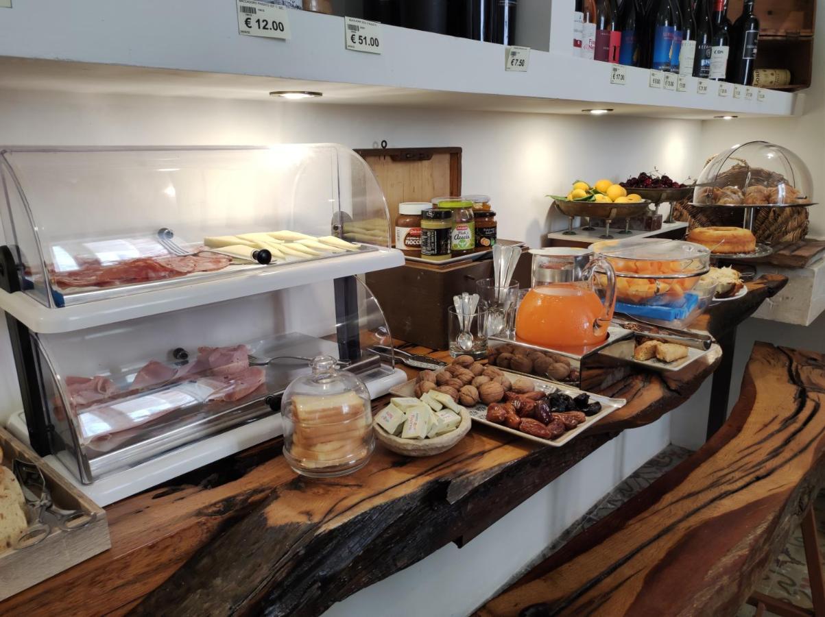 Boutique Rooms And Breakfast Granveliero Trapani Bagian luar foto