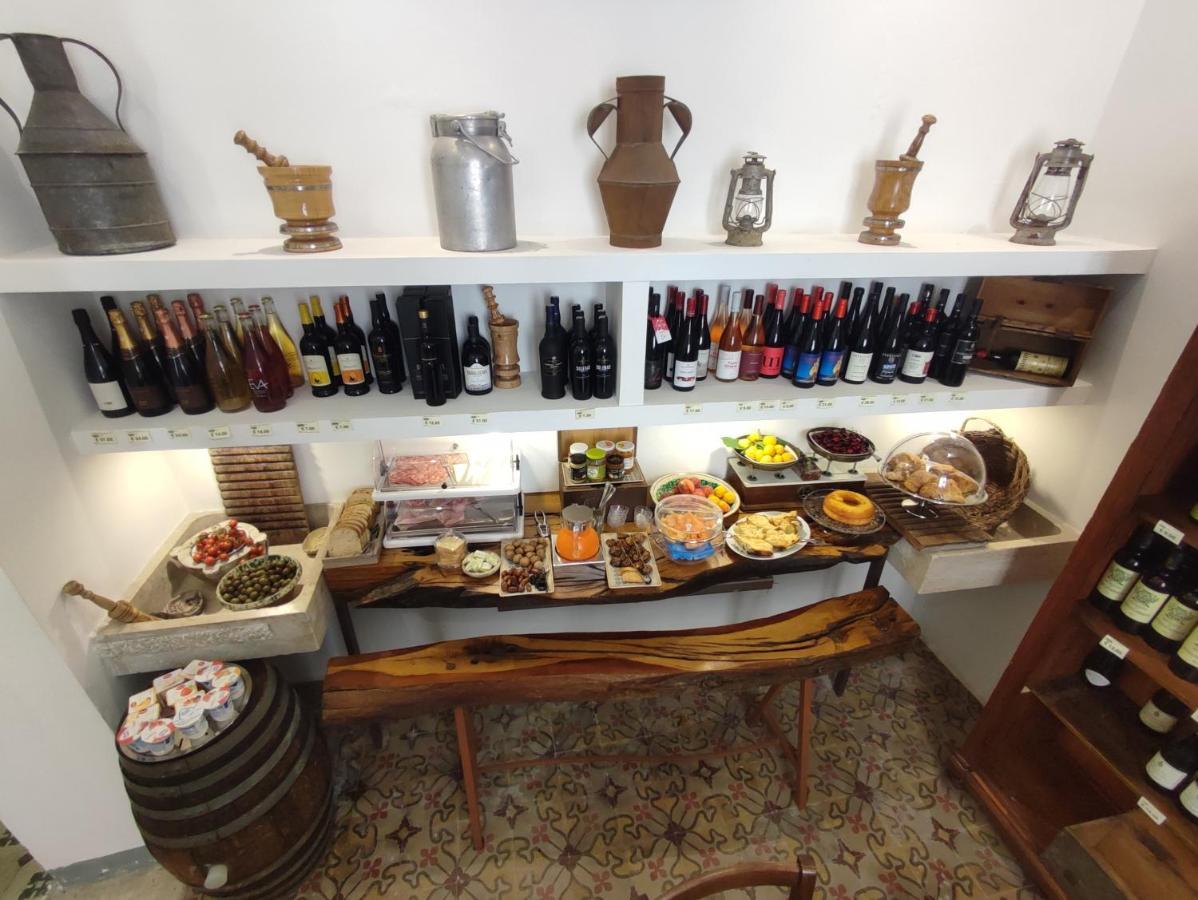 Boutique Rooms And Breakfast Granveliero Trapani Bagian luar foto