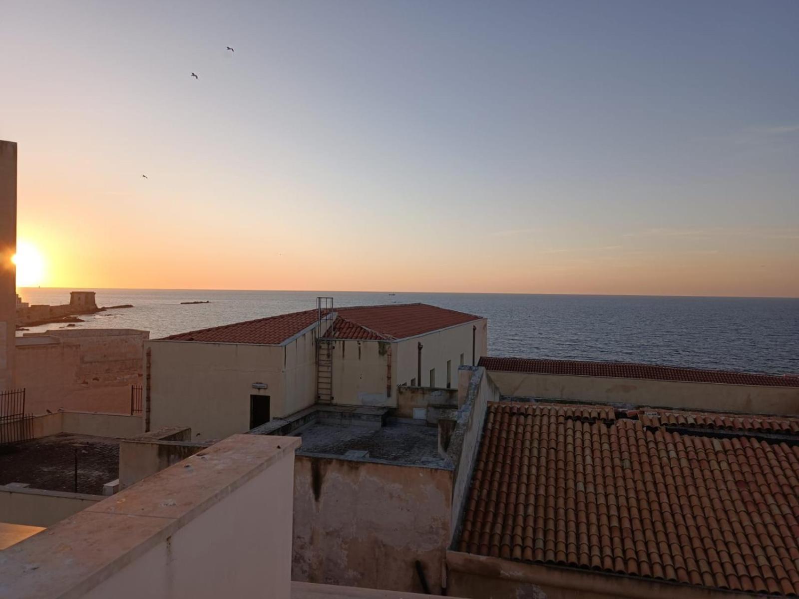 Boutique Rooms And Breakfast Granveliero Trapani Bagian luar foto