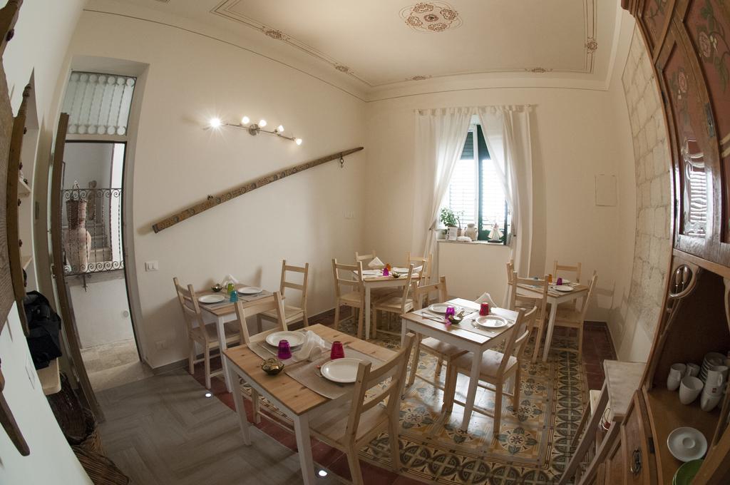 Boutique Rooms And Breakfast Granveliero Trapani Bagian luar foto