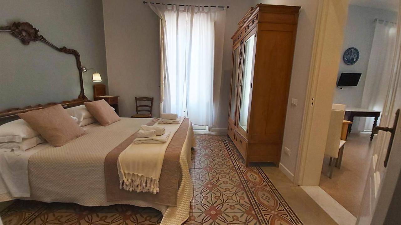 Boutique Rooms And Breakfast Granveliero Trapani Bagian luar foto