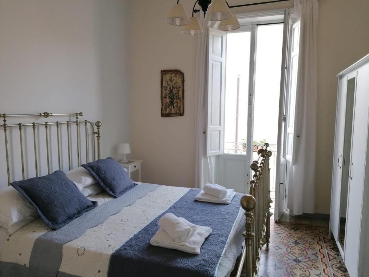 Boutique Rooms And Breakfast Granveliero Trapani Bagian luar foto