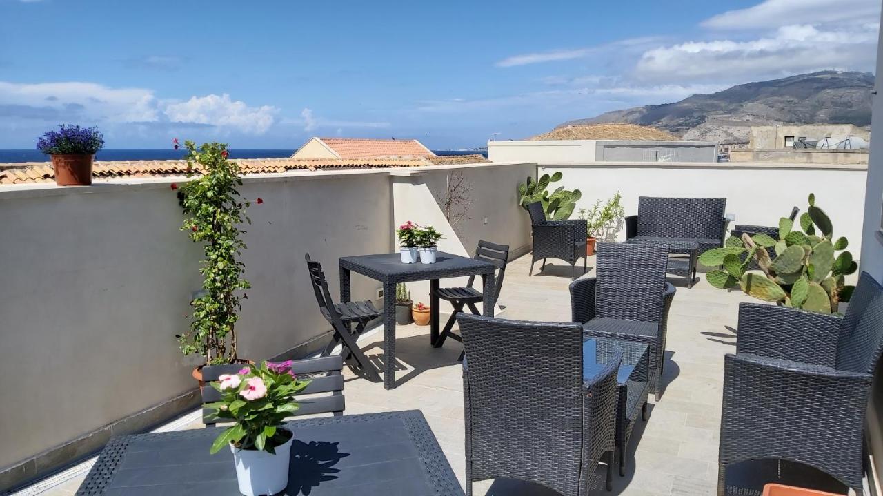Boutique Rooms And Breakfast Granveliero Trapani Bagian luar foto